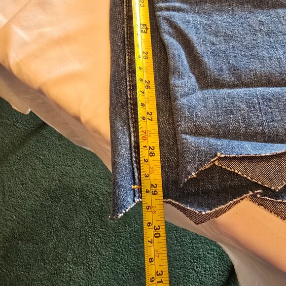 New with Tags Express Distressed Jeans Size 14 Regular Cut Hemm Mid RIse - Picture 10 of 10